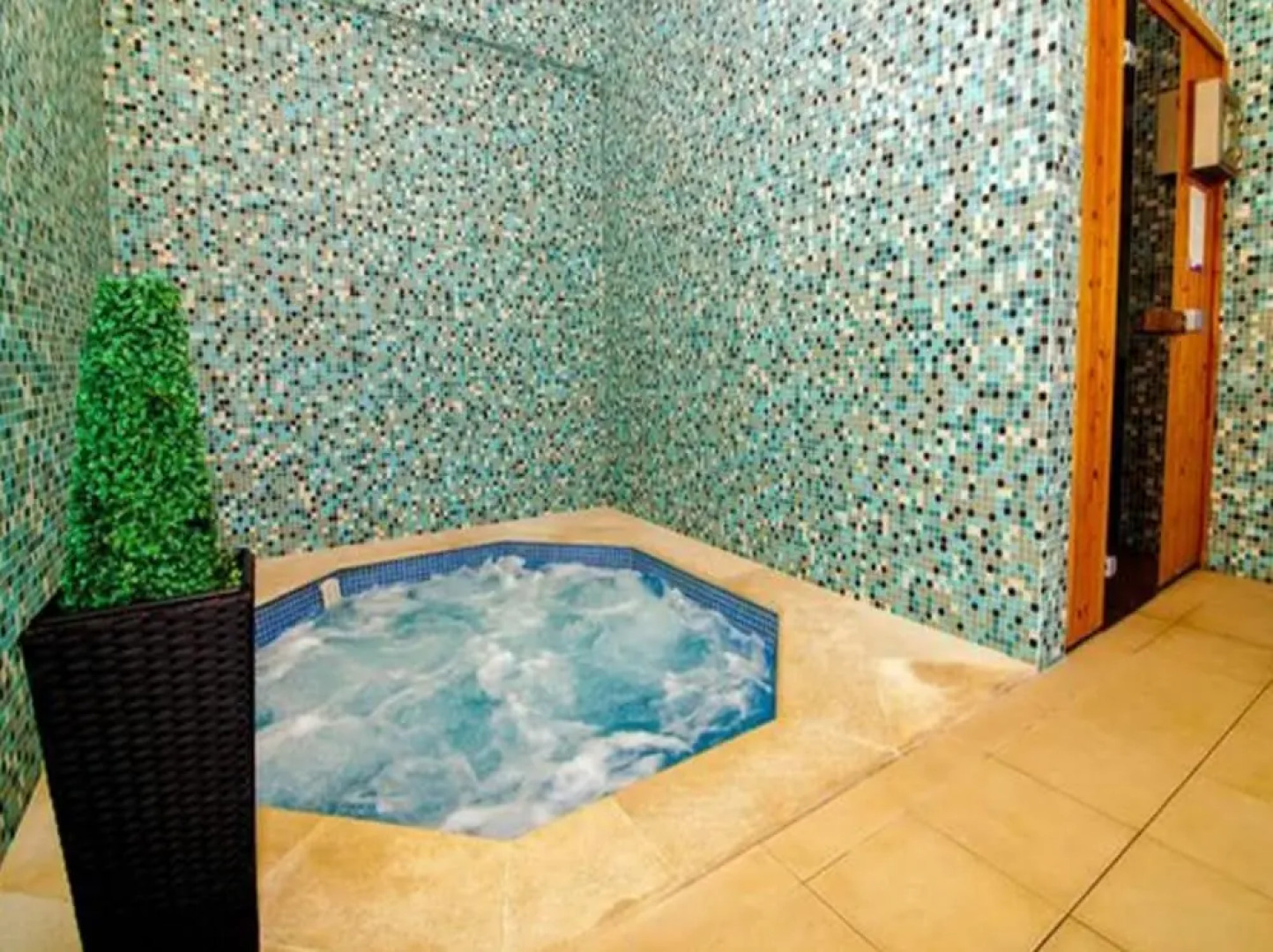 B08 - Central 2  bed with Spa And Pool by DreamAlgarve