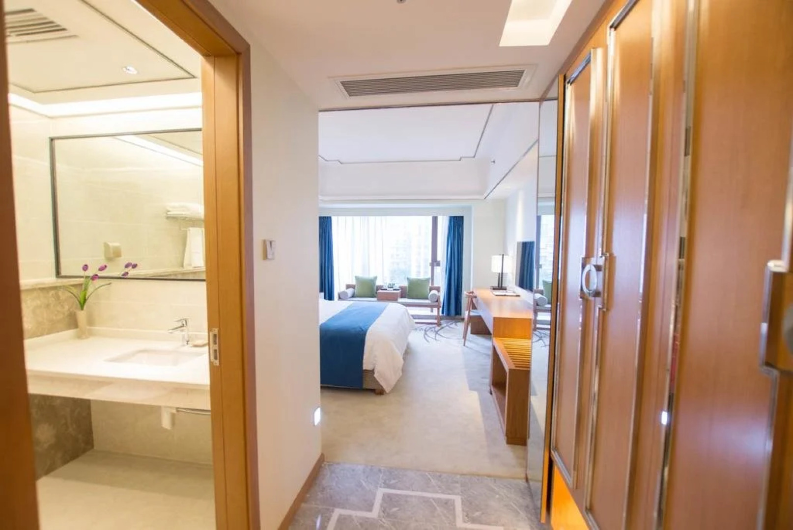 Chengdu Yiting Hotel Shijicheng Xinhuizhan Store