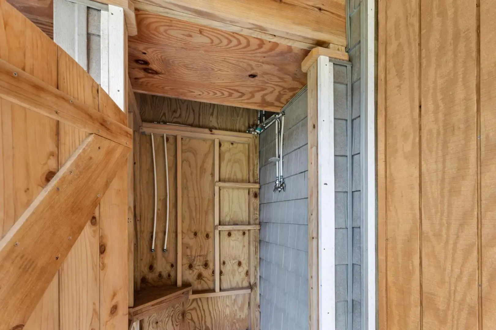 4120 The Shake Shack Across Street from Beach