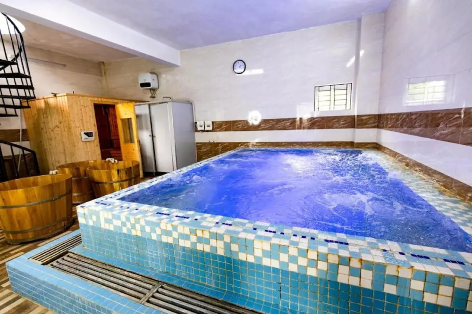 Hoa Vien Hotel - Suoi khoang Kim Boi