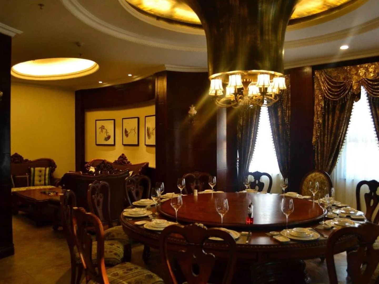 Junding Huayue Hotel