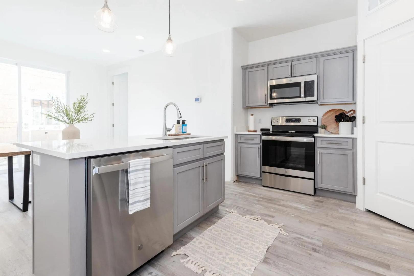 E-scooters 3BR 3BA Boat Parking Close to Marina