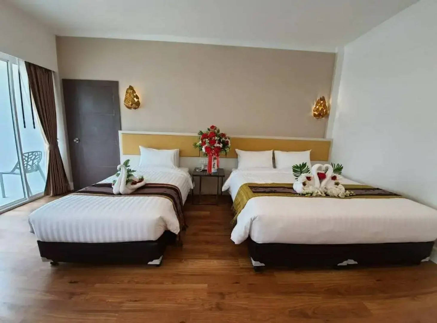 Swan Lake Hotel Sattahip