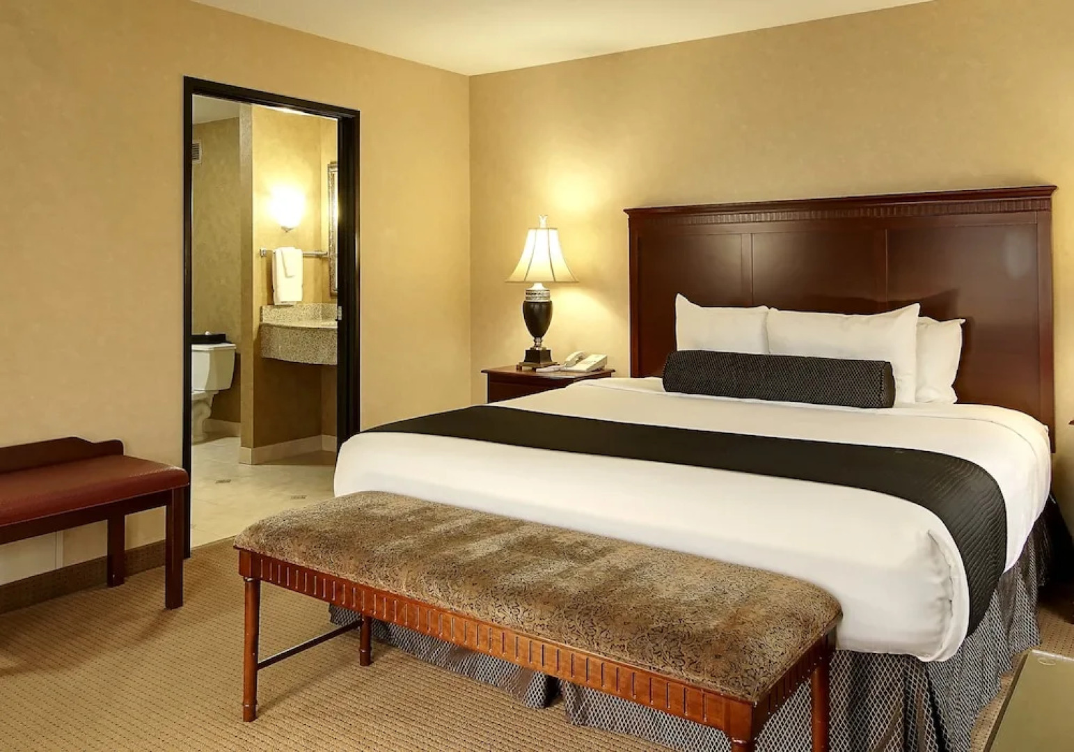 The Grand Hotel - Salem