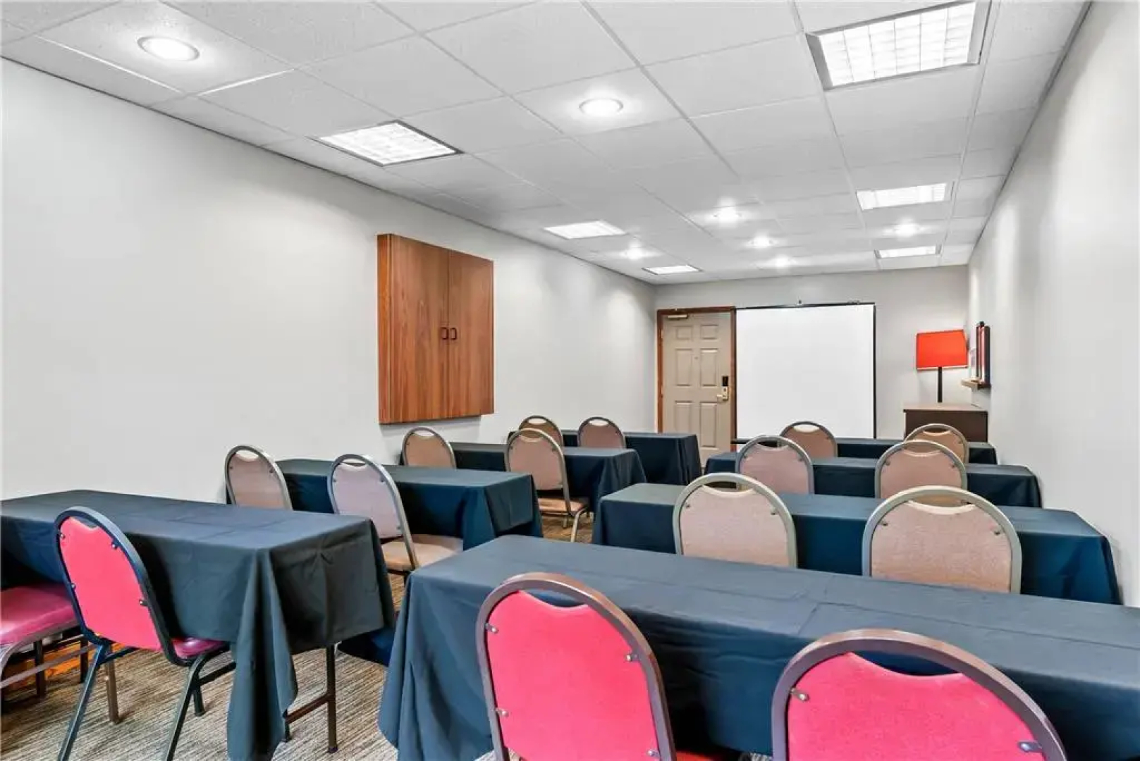 Country Inn & Suites by Radisson, Chambersburg, PA
