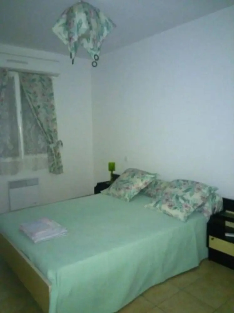 Villa With 3 Bedrooms In Lavergne, With Wonderful Lake View, Private Pool, Furnished Garden - 186 Km From The Beach