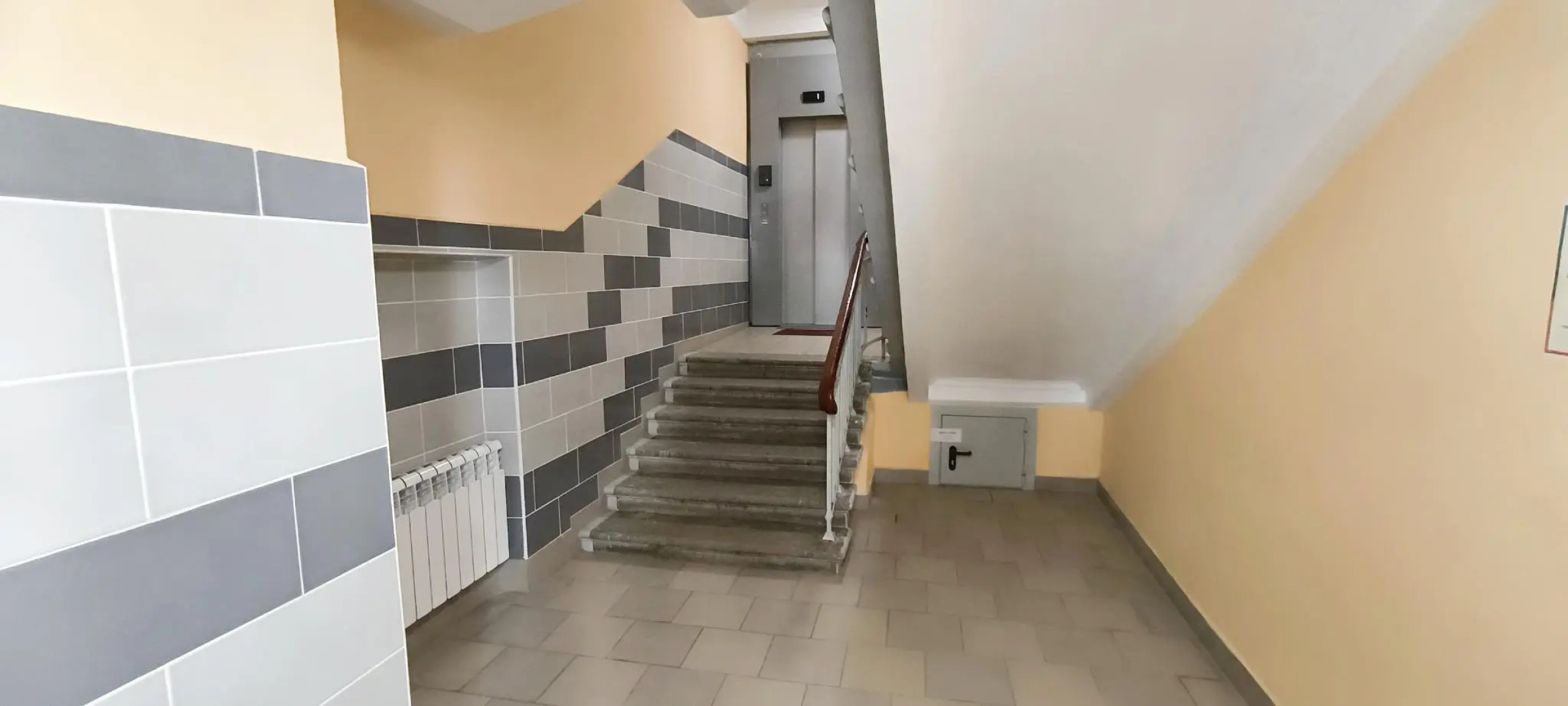 Tverskaya Street (Тверская Стрит) на улице Тверская 6 строение 1