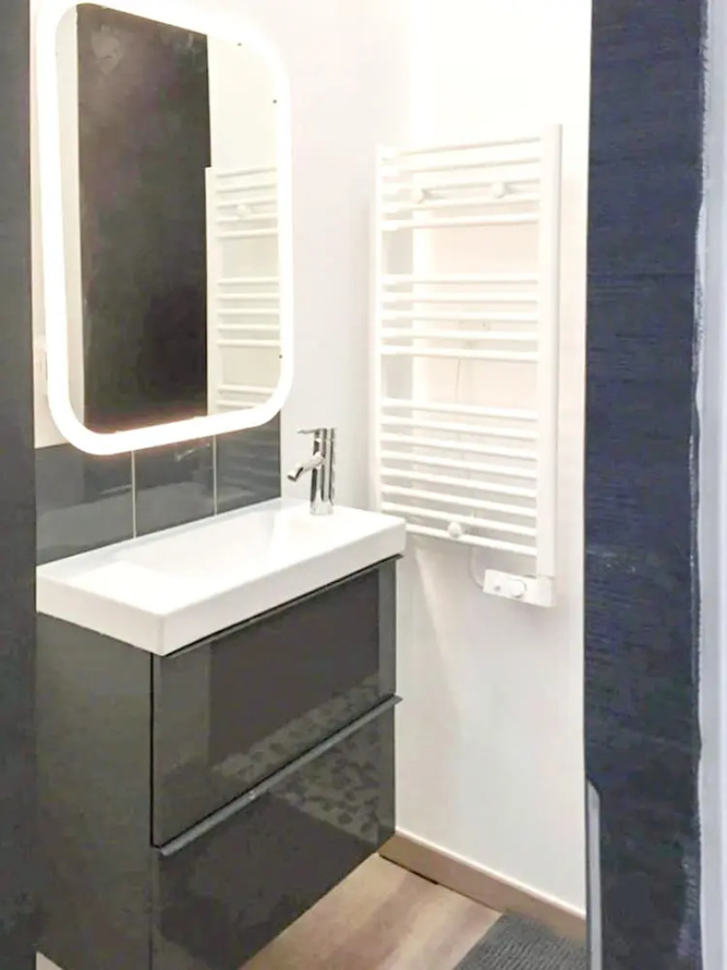 House With 2 Bedrooms in Venasque, With Wonderful Mountain View, Pool