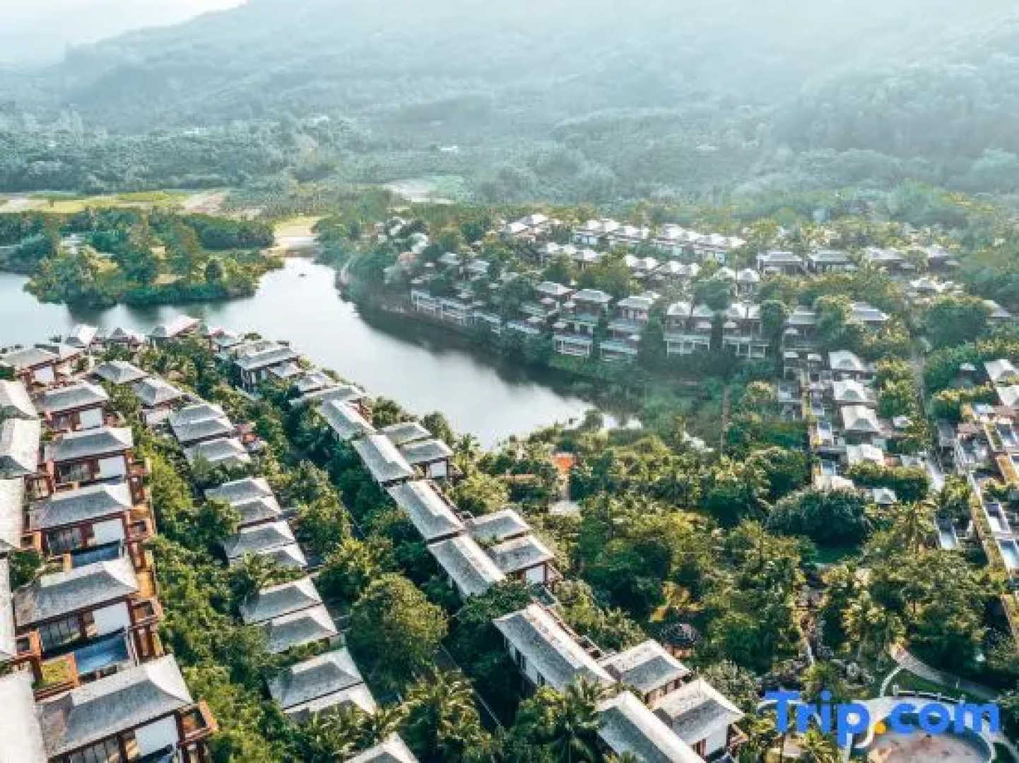 Naxiang Mountain Rainforest Resort Hotel (Baoting Yanuoda)
