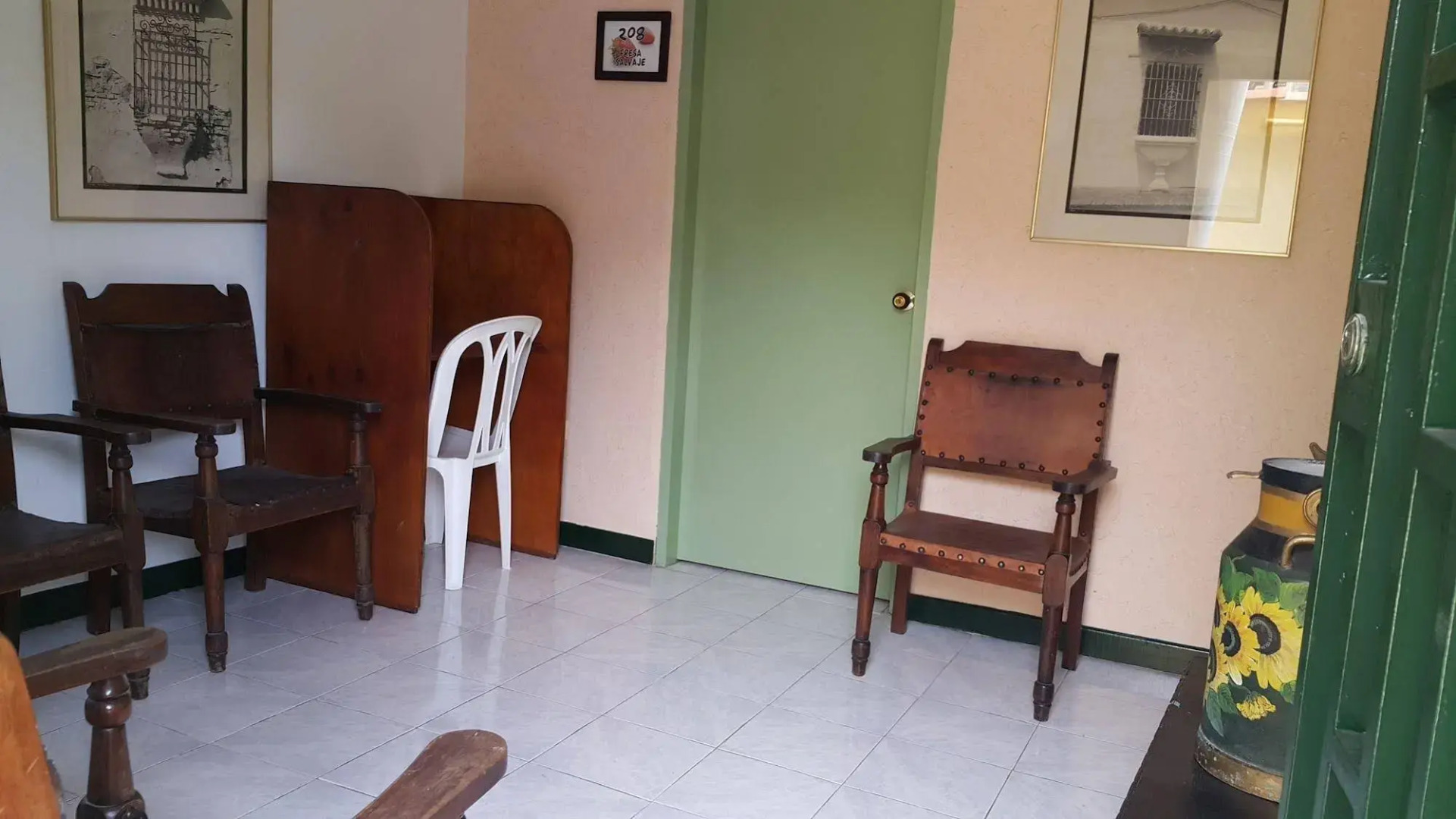 Hotel La Casa Amarela