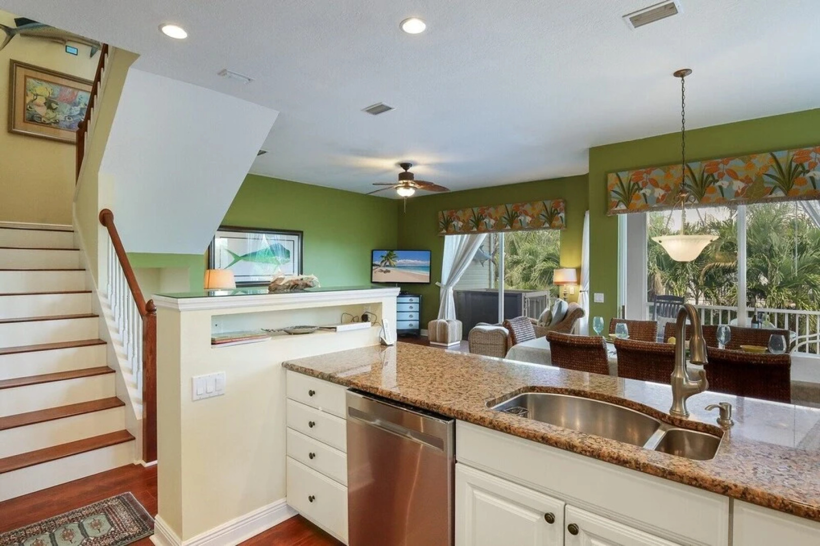 Sunkissed 3 Bedroom Townhouse by RedAwning