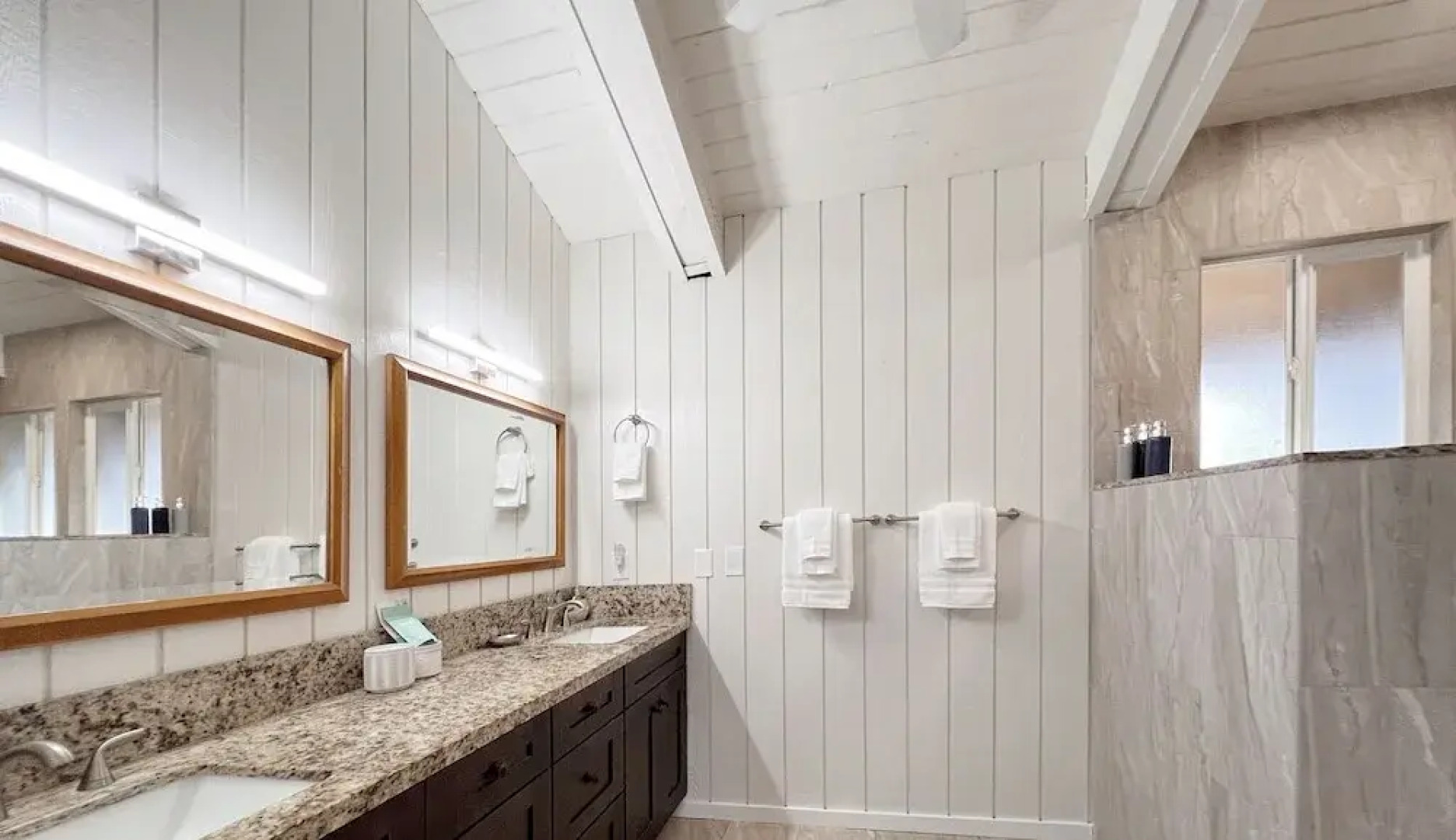 Anahola Aloha Beach House 4 Bedroom Home by RedAwning