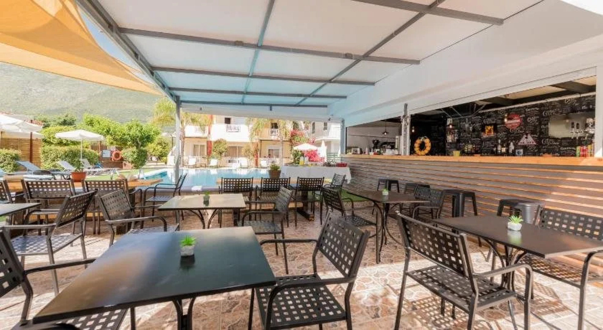 Oscar Villa & Studios