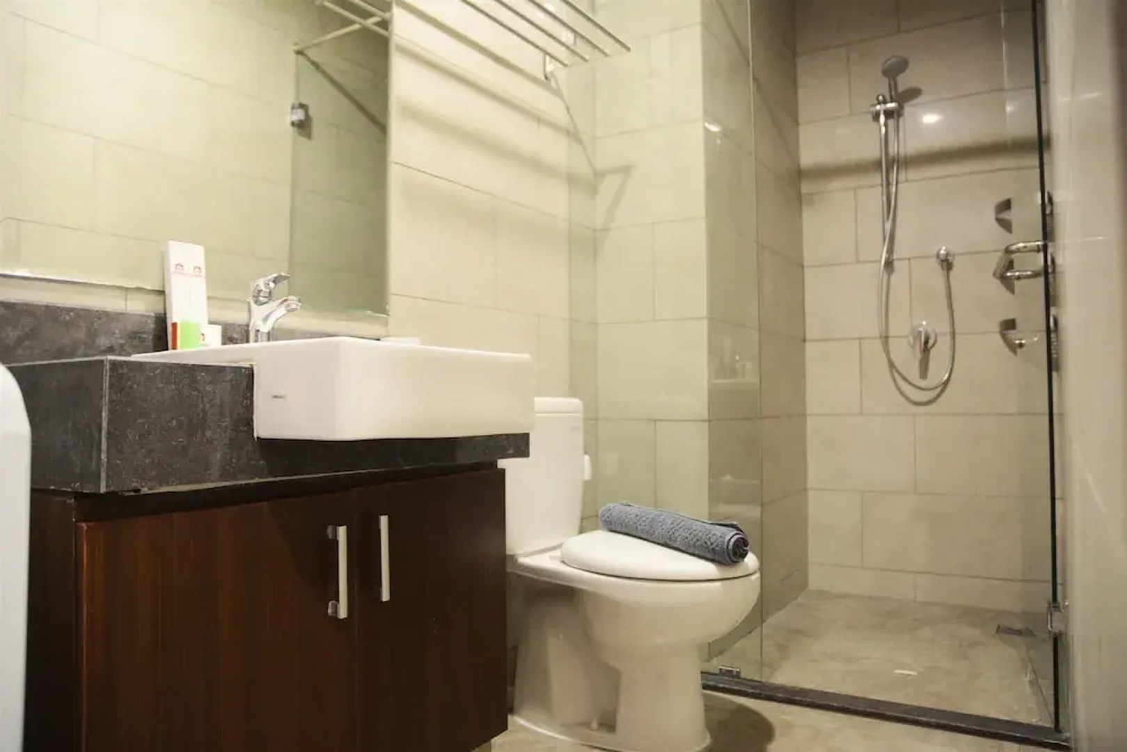 Luxury 2BR Roseville Soho & Suite Apartment near ICE BSD