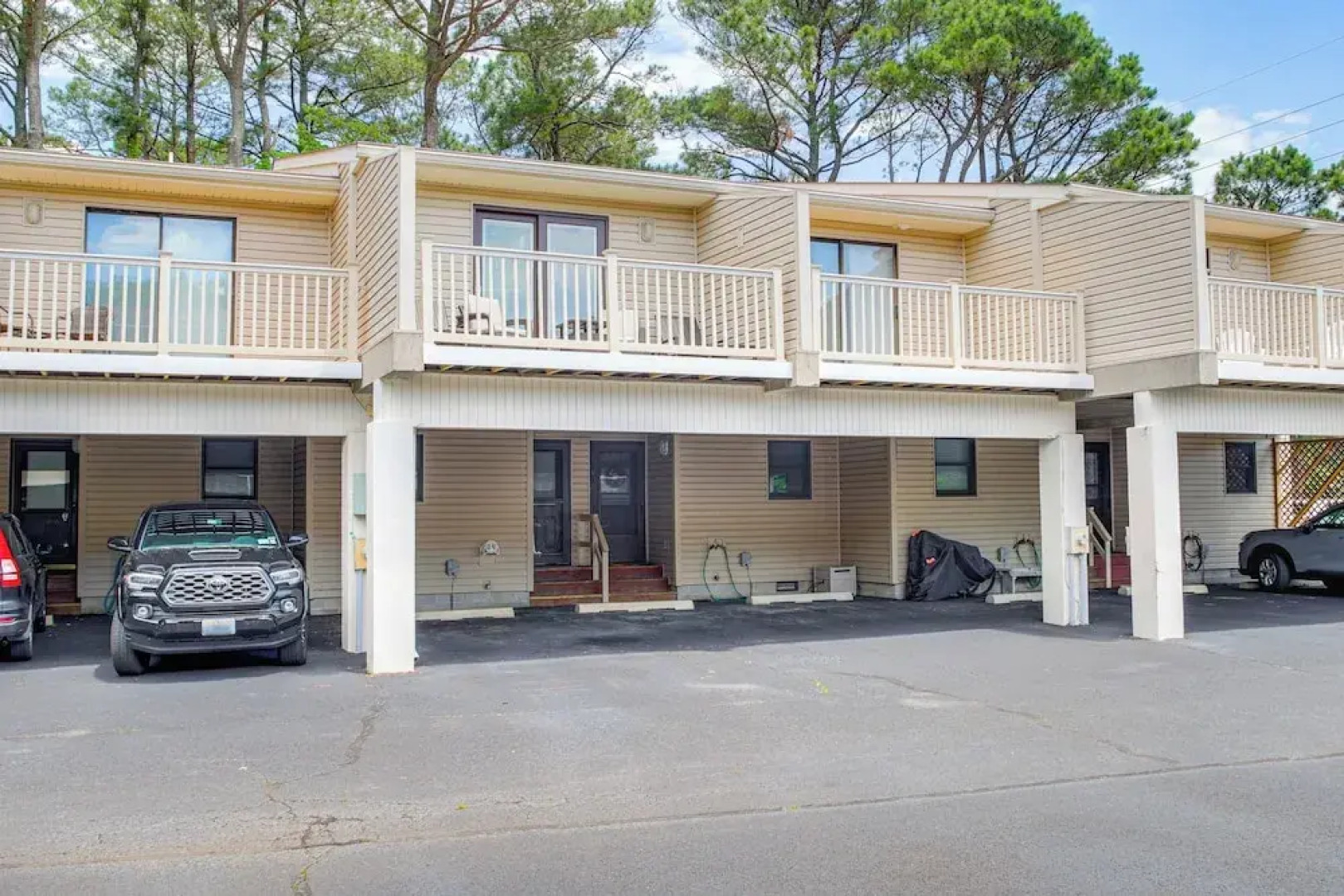 Walk to Shore & Boardwalk: Bethany Beach Retreat