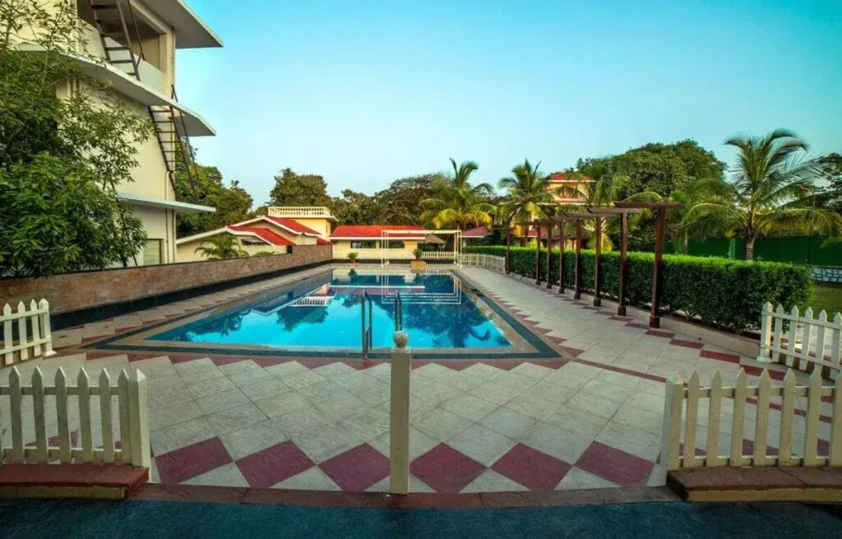 Paradise Villas & Resort