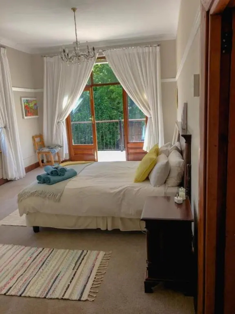 Secret Palace - Large 5 bedroom Family Home