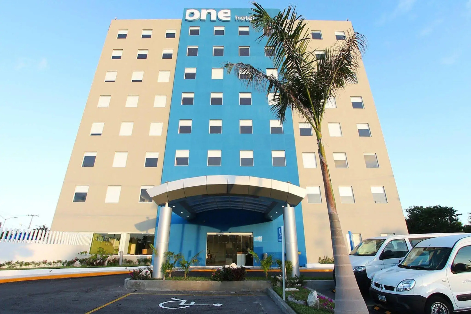 One Cancun Centro