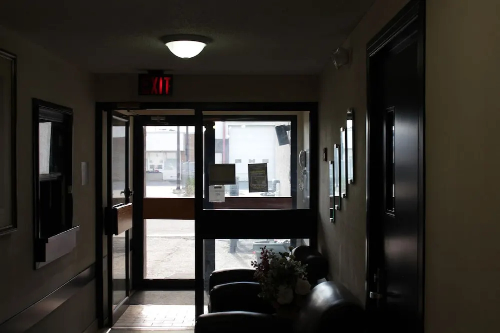 Morinville Plaza & Suites