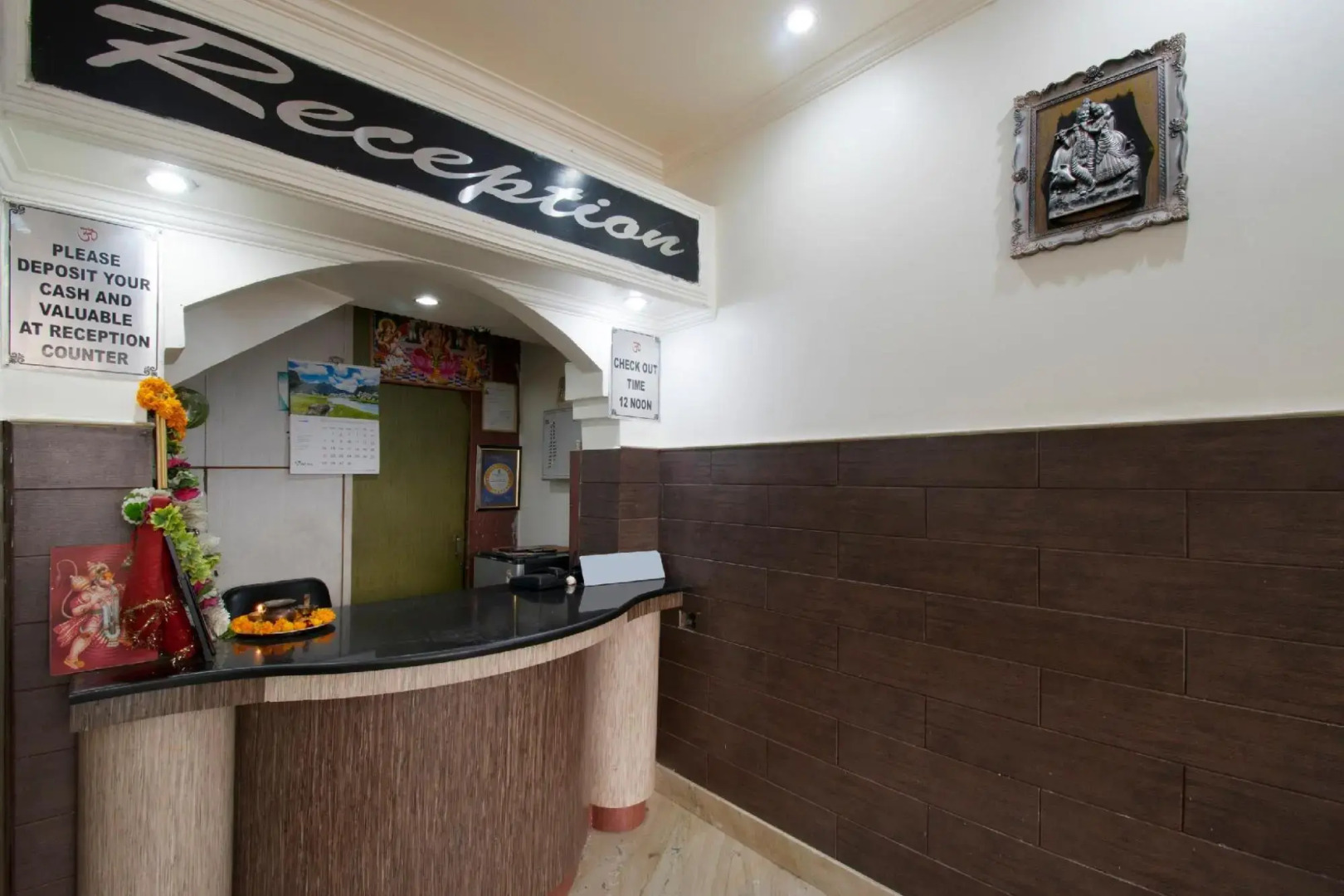 OYO 6647 Om Hari Residency