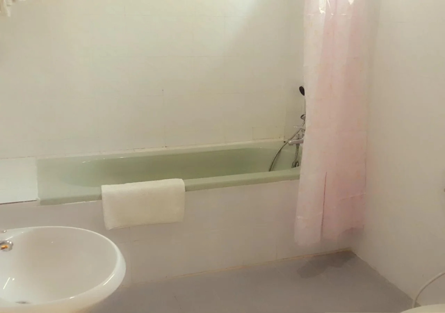 Mrauk Oo Nawarat Hotel