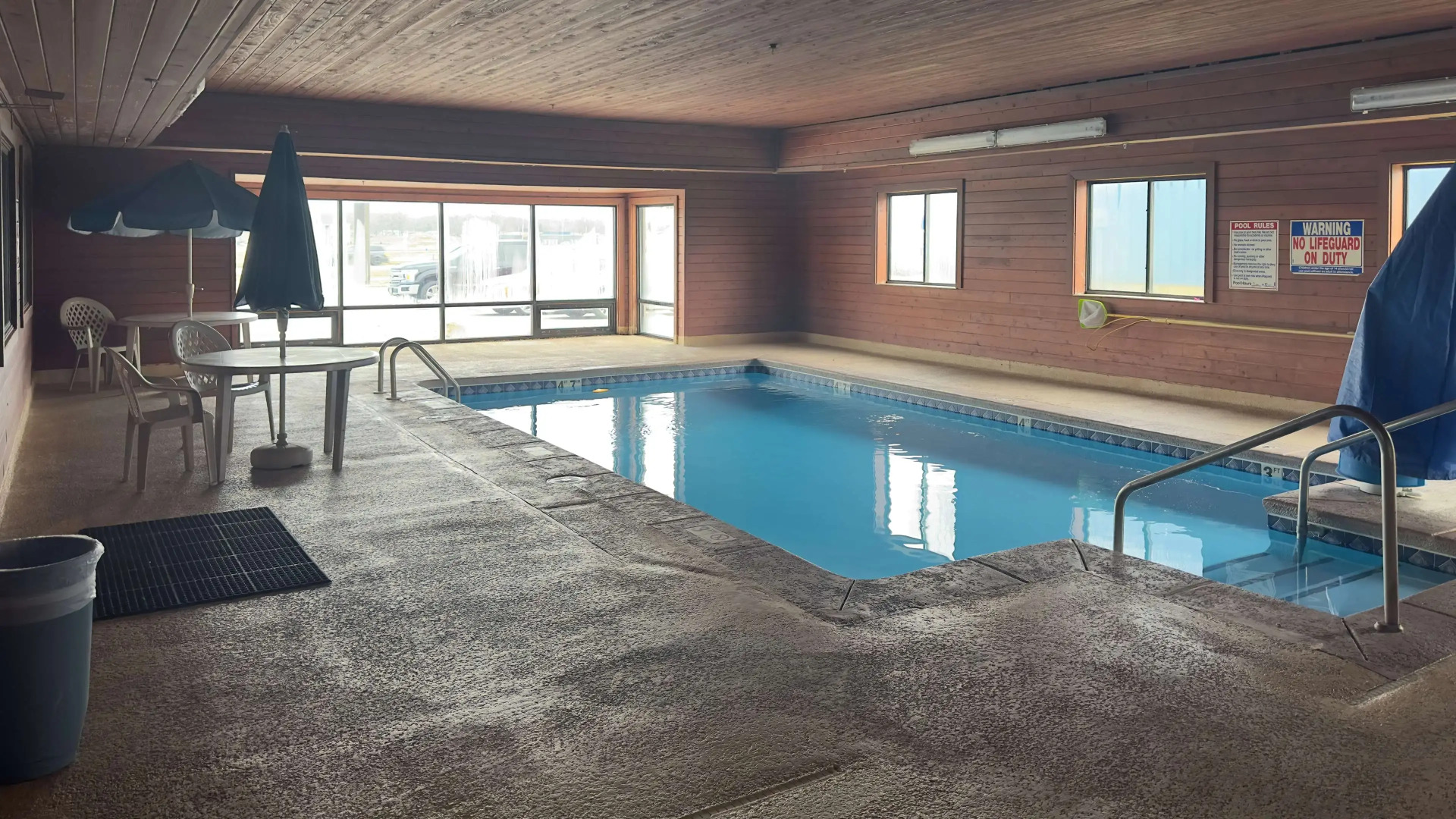 Motel 6 Waterloo, IA