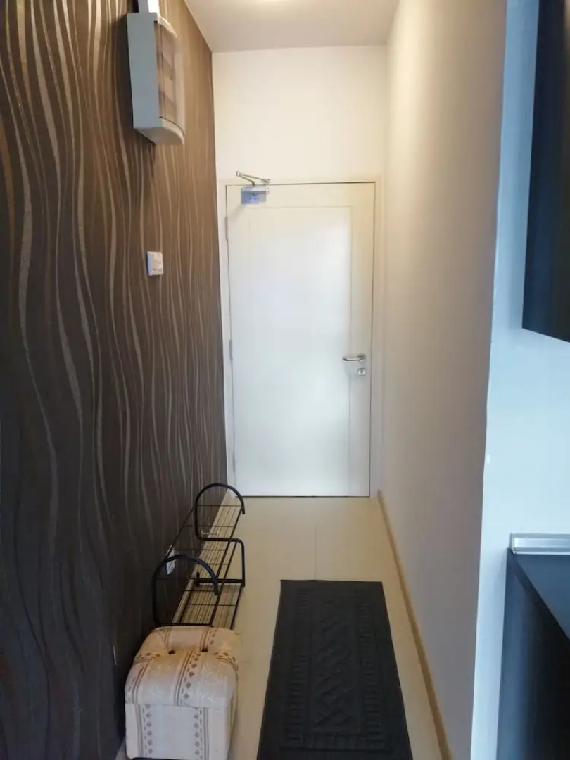 Lawang Suite 1 Bedroom Corner Apartment