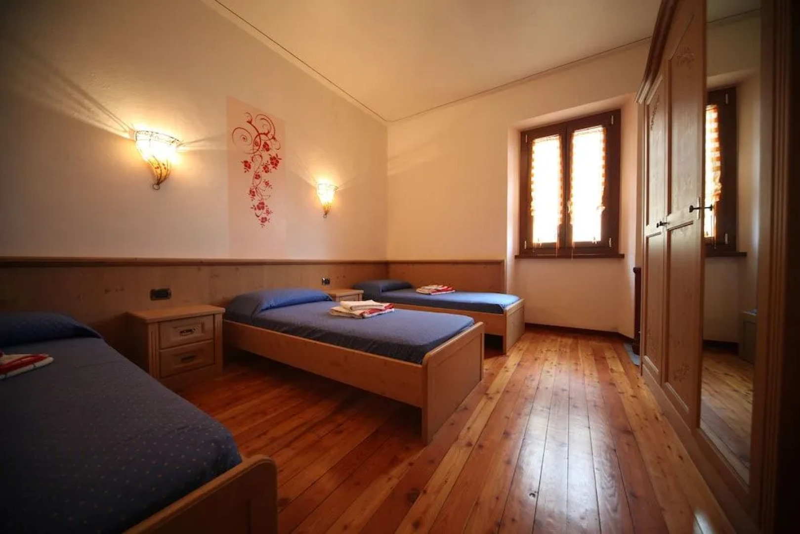 Azalea & Glicine House