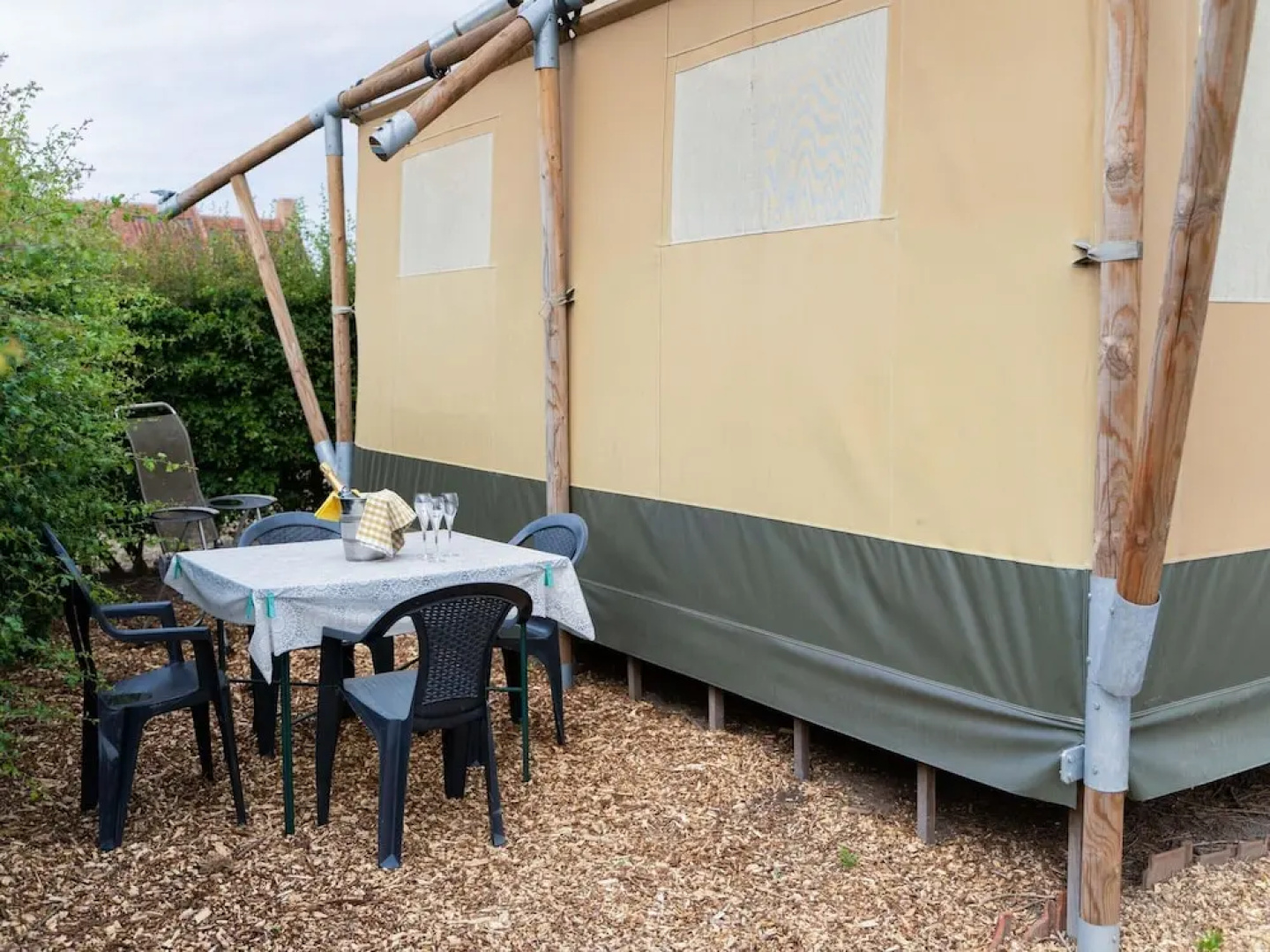Cozy Tent Lodge in Pittem With Veranda,barbecue