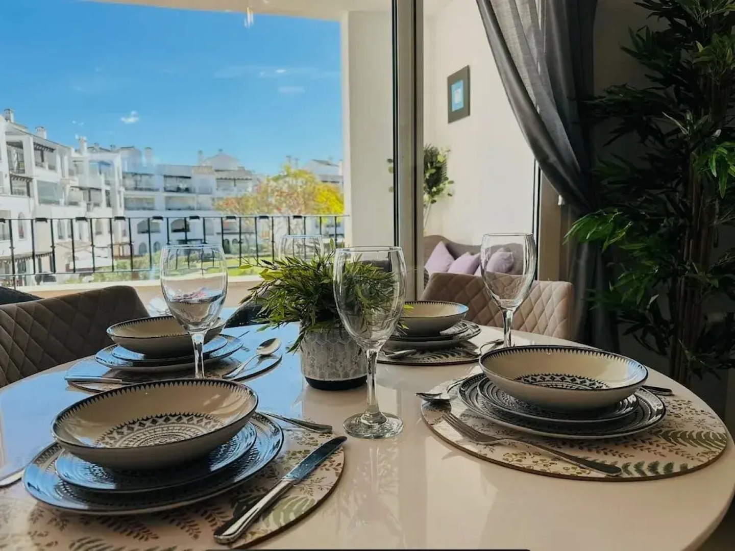 Golf Resort - Apartment - Sleeps4 - Pool - Parking