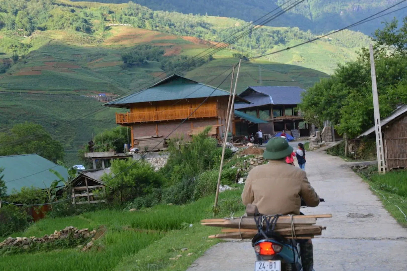 Sapa Homestay Trekking Tour For Backpackers