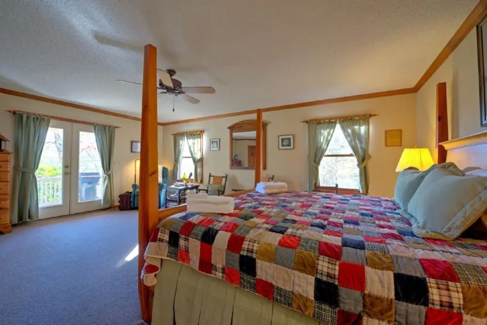 Lilly's Mountain Getaway - 4 Br Home