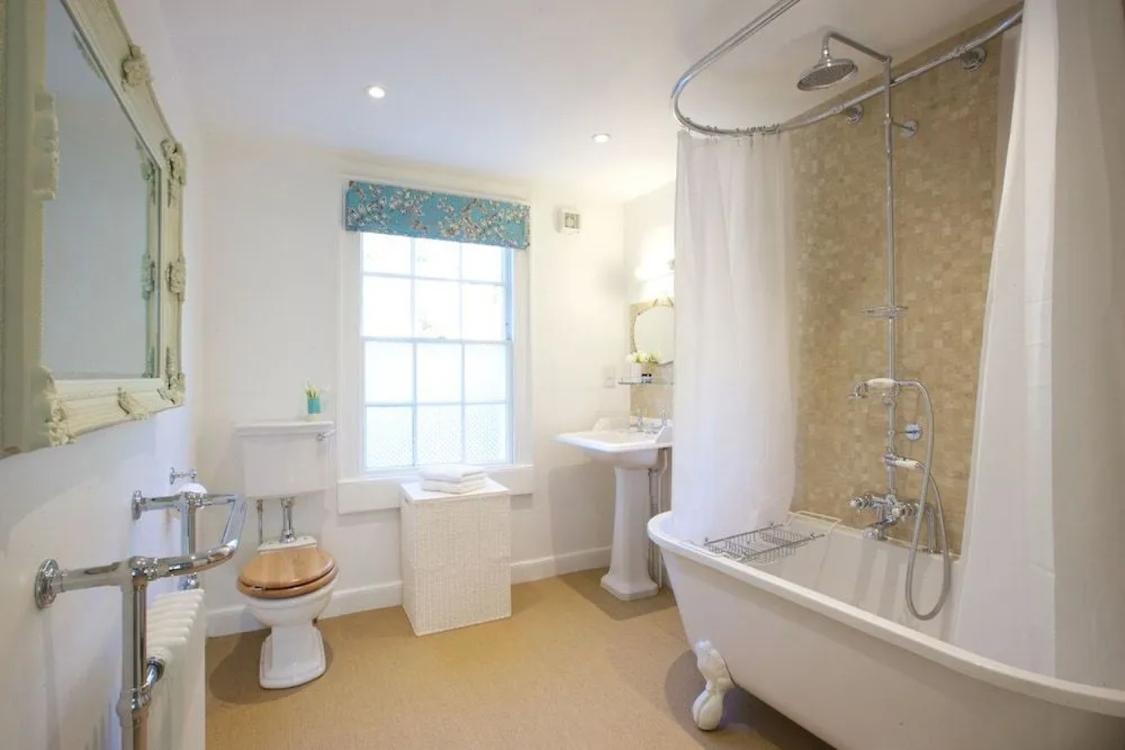 Seventeen The Town House