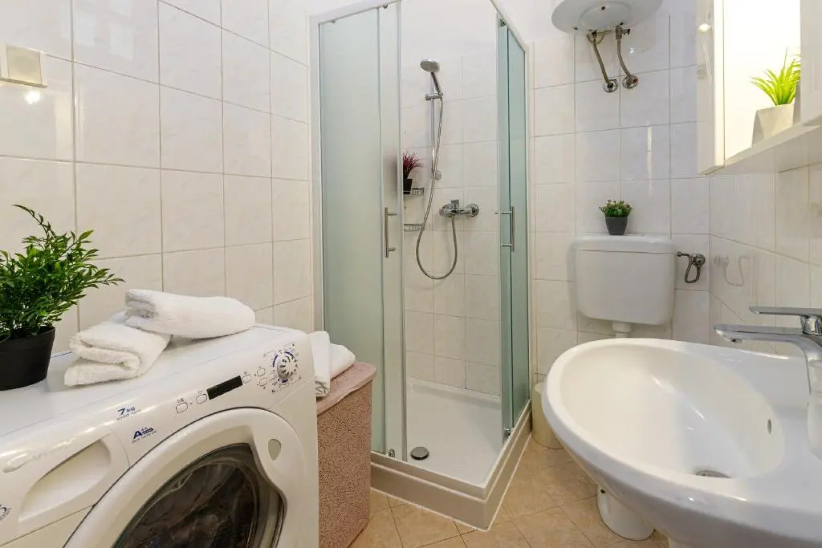 Apartments Kiki 150 METERS TO THE BEACH