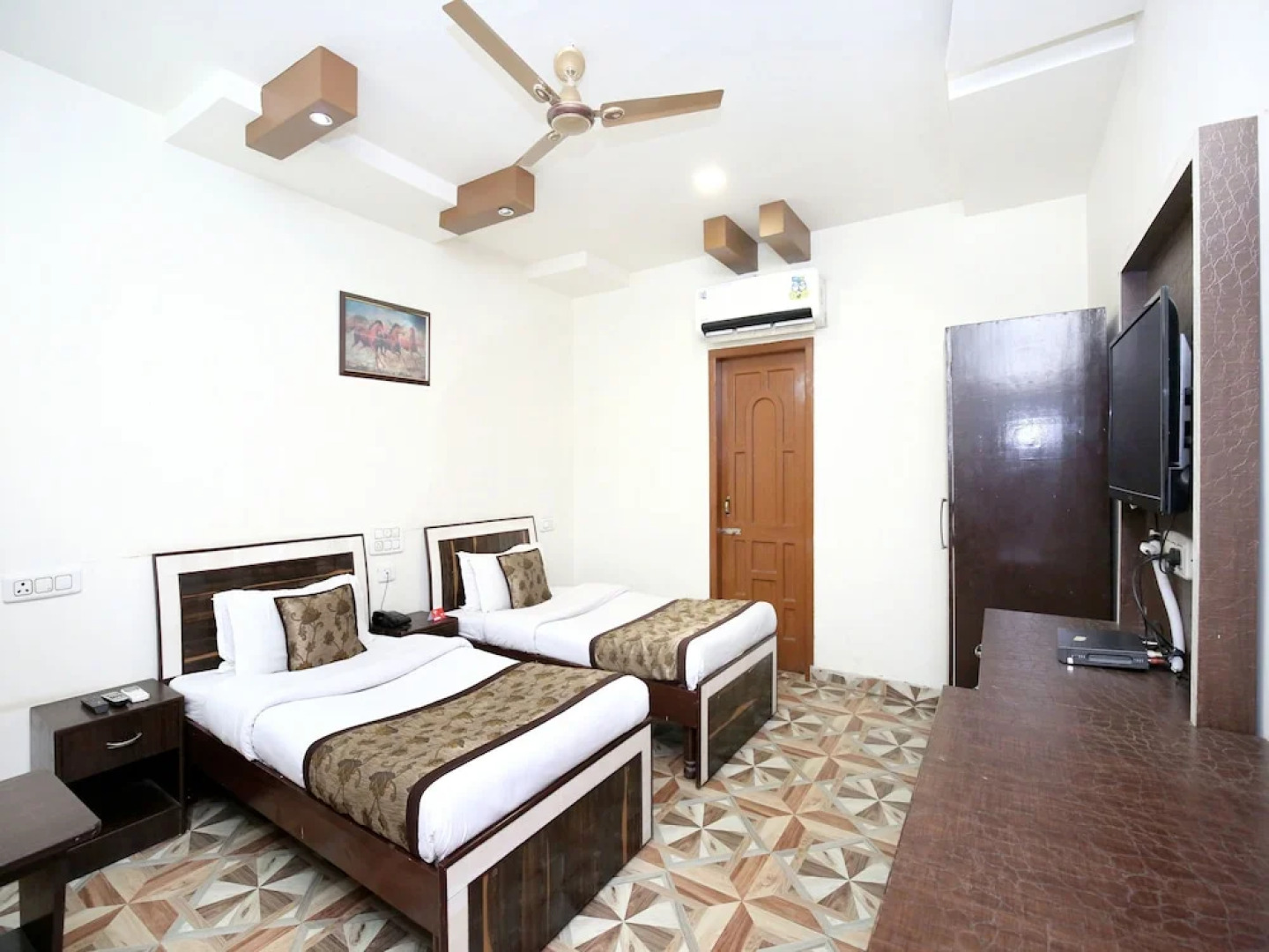 OYO 6939 Hotel Aashiana