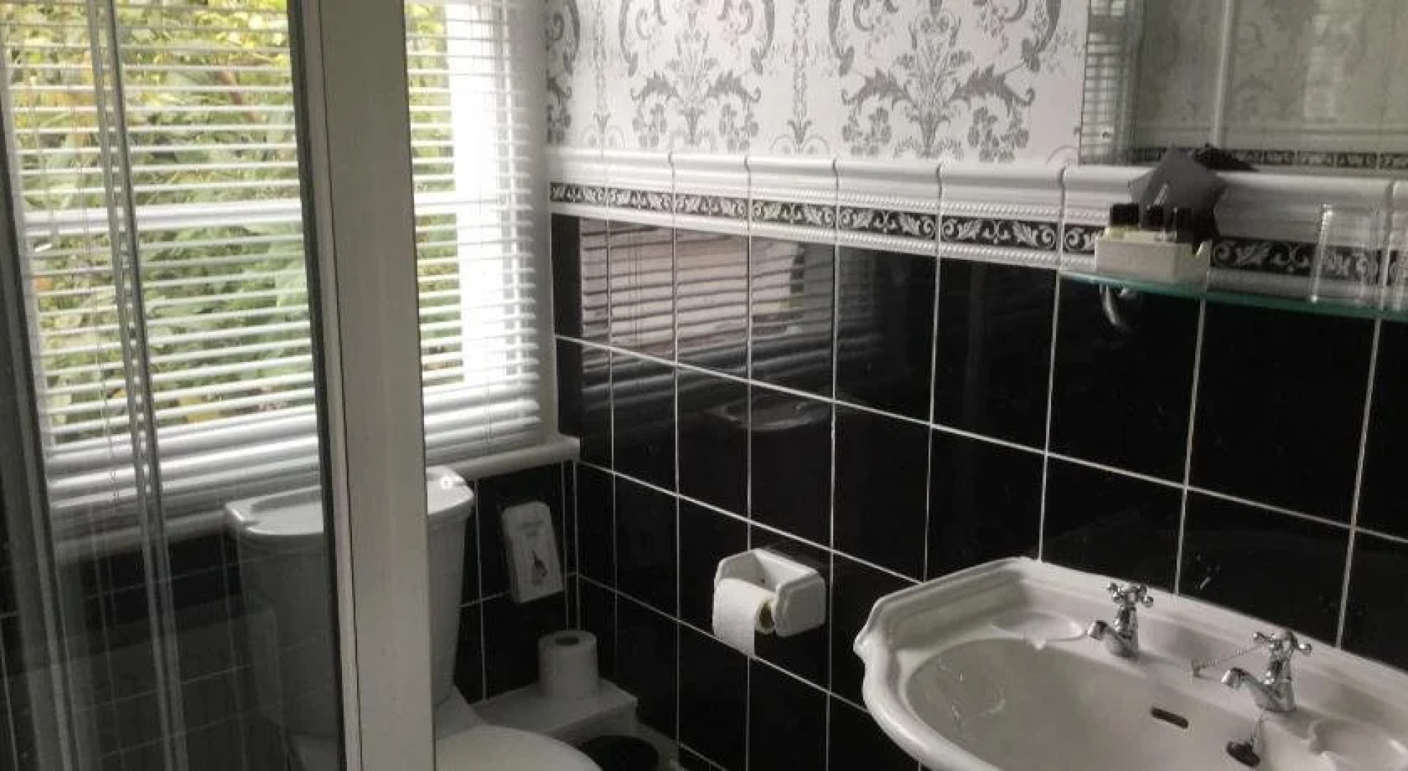 Cary Court - Guest House