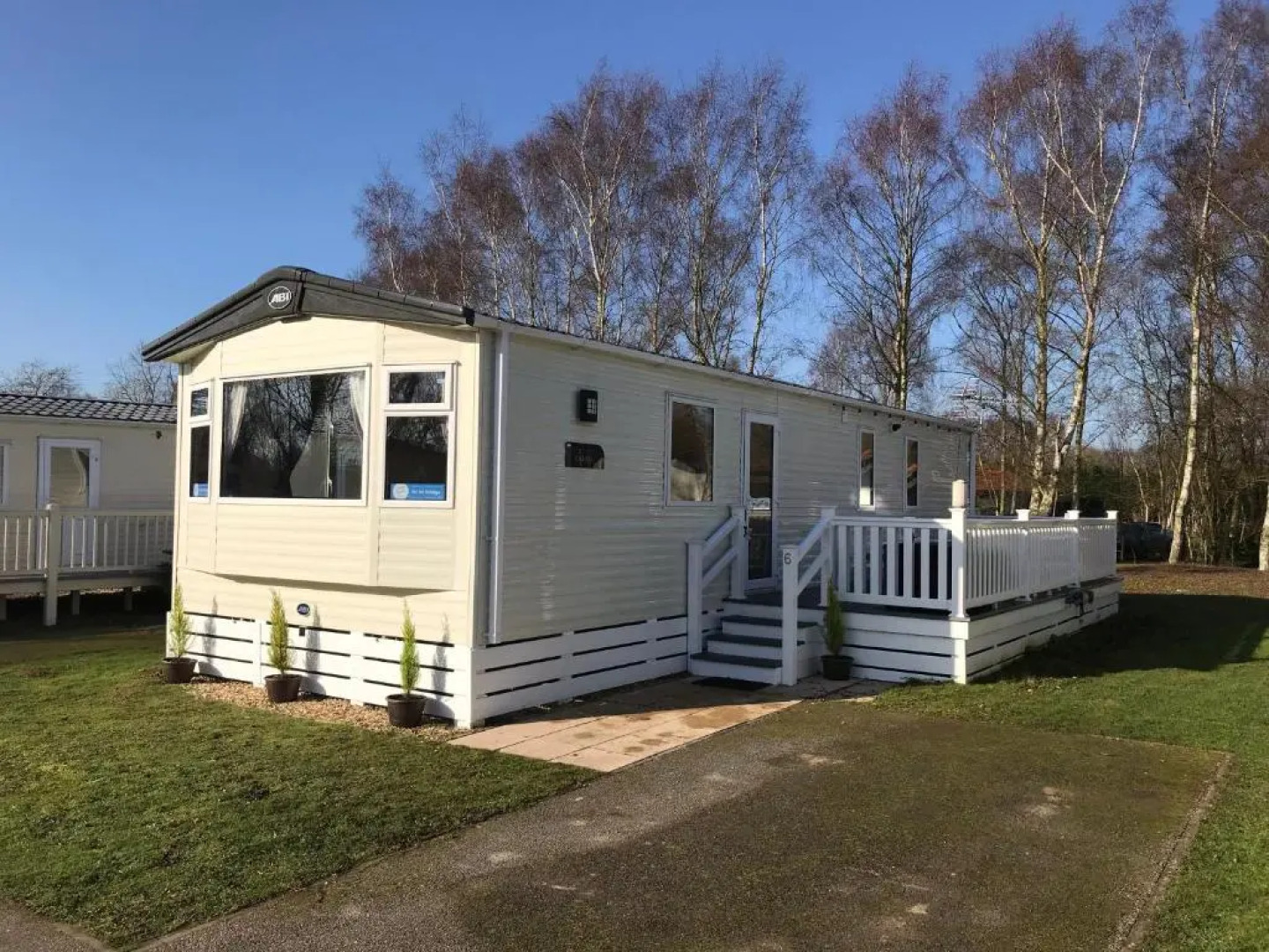 Lakes Breaks - 6 Meadows