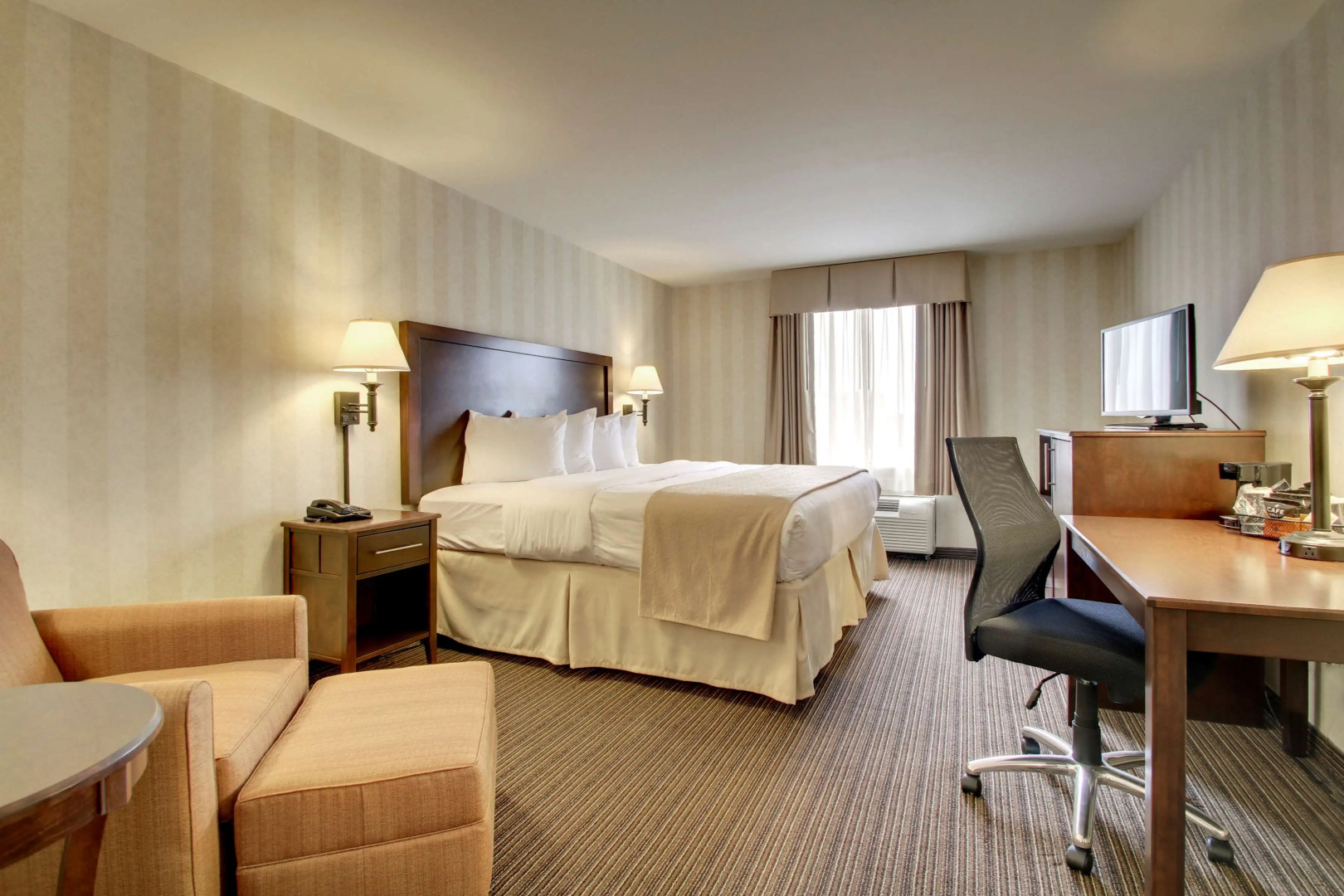 The Atrium Hotel on Third