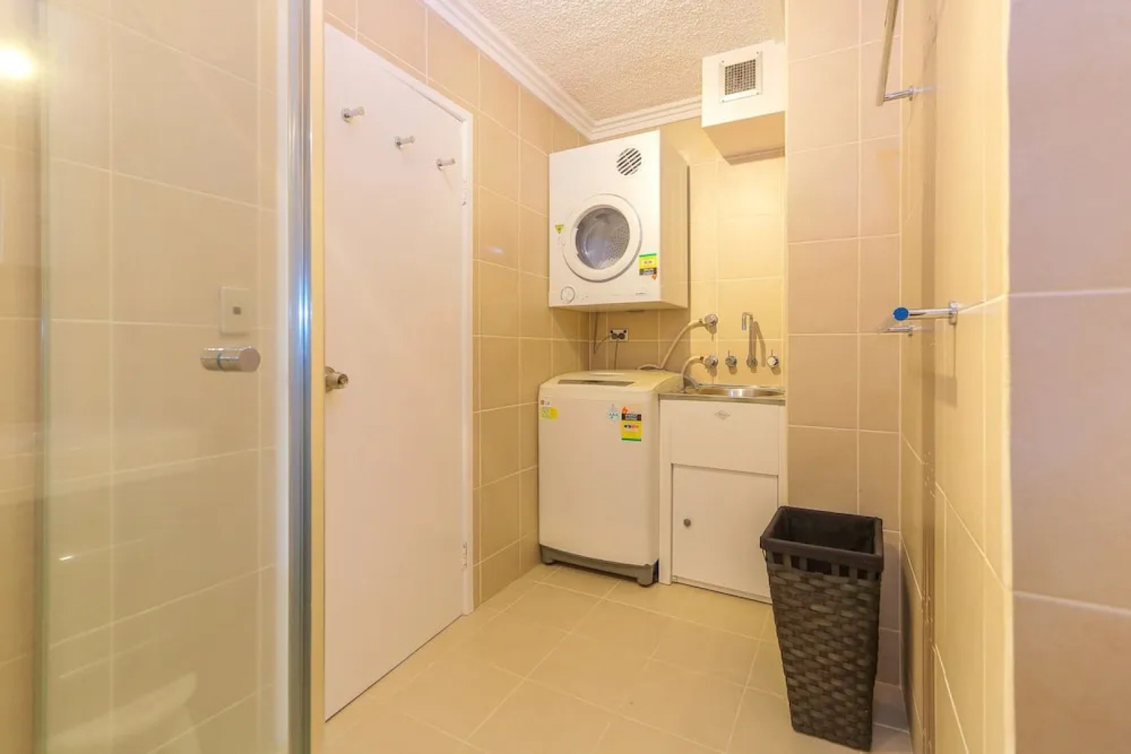 Beachside Bliss '12 Kingsway'