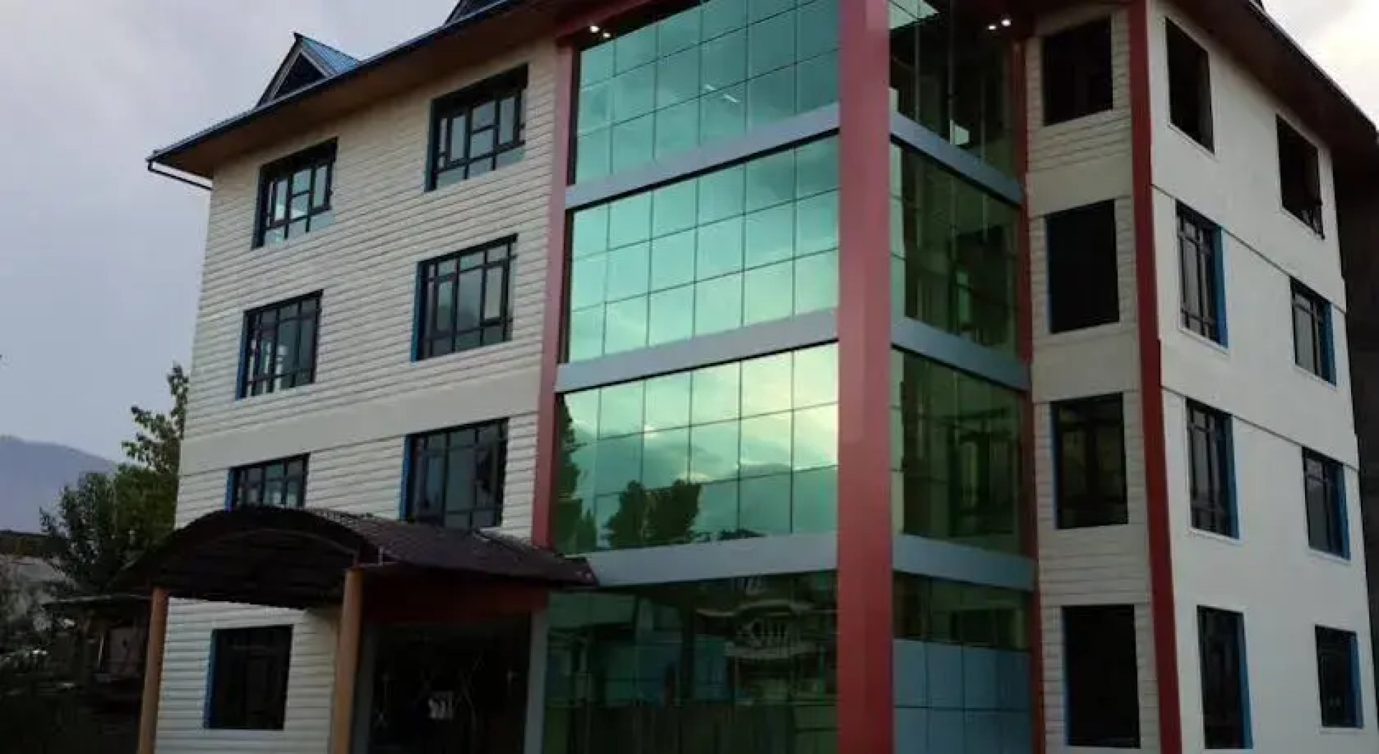 Triden Kashmir Resort