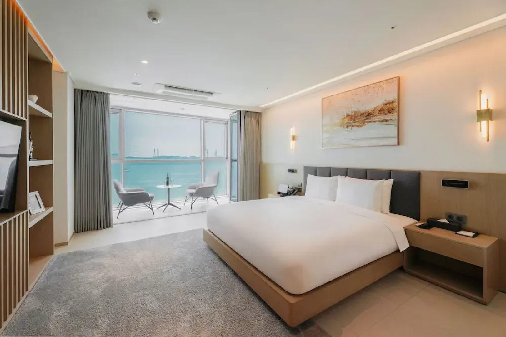 Wave M Hotel West