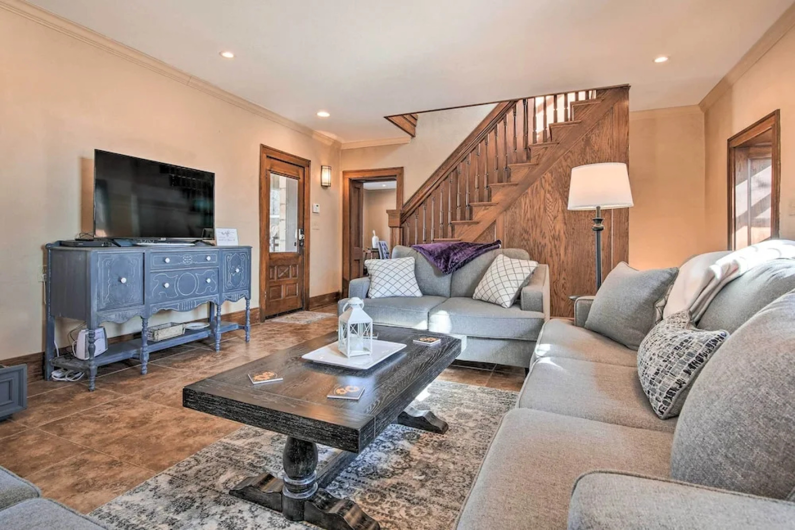 Pet-friendly Home: Grill & Fire Pit in Manhattan