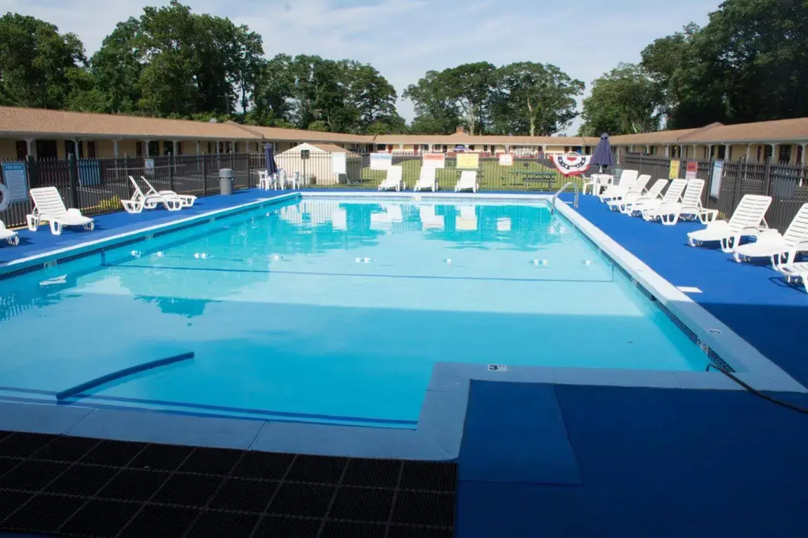 Atlantic Inn & Suites