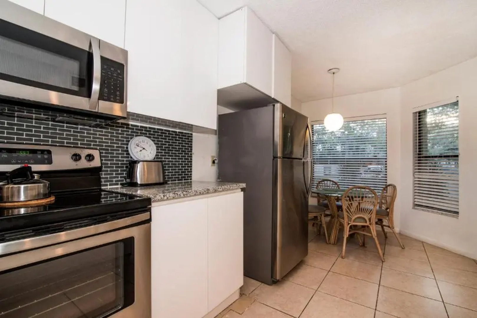 Luxury Shorewalk Water Front 2 Bedroom 2 Bathroom 3Mins IMG 5 Mins Beach