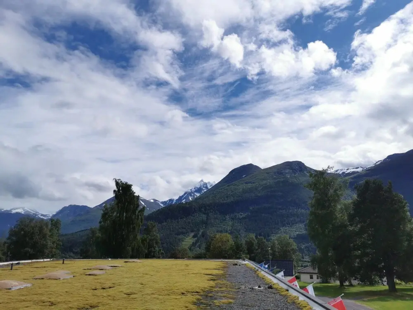 Isfjorden Turisthotell & Motell