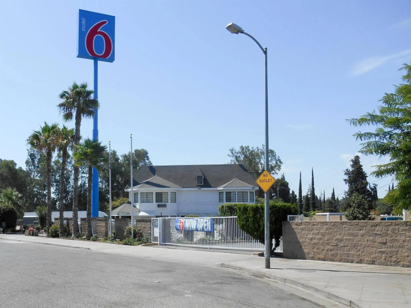 Motel 6 Fresno, CA - Belmont Ave