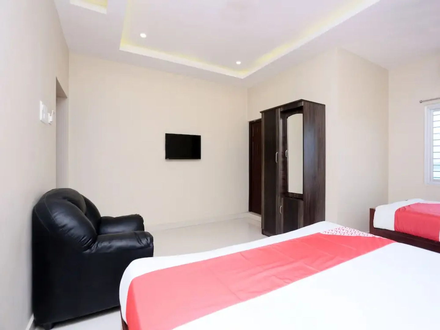 OYO 19821 Hotel Ram Leela