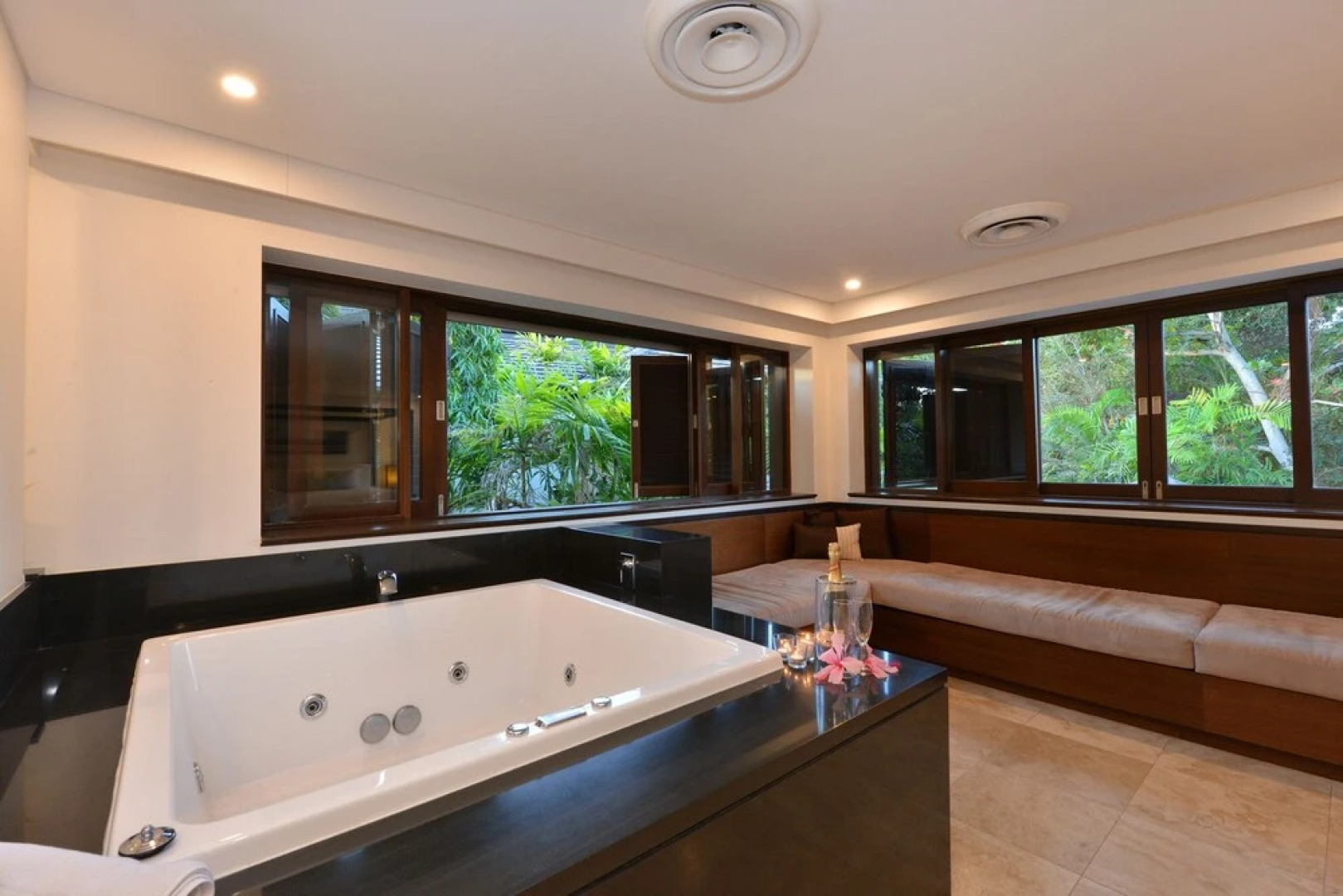 Luxury Private Apartments Sea Temple