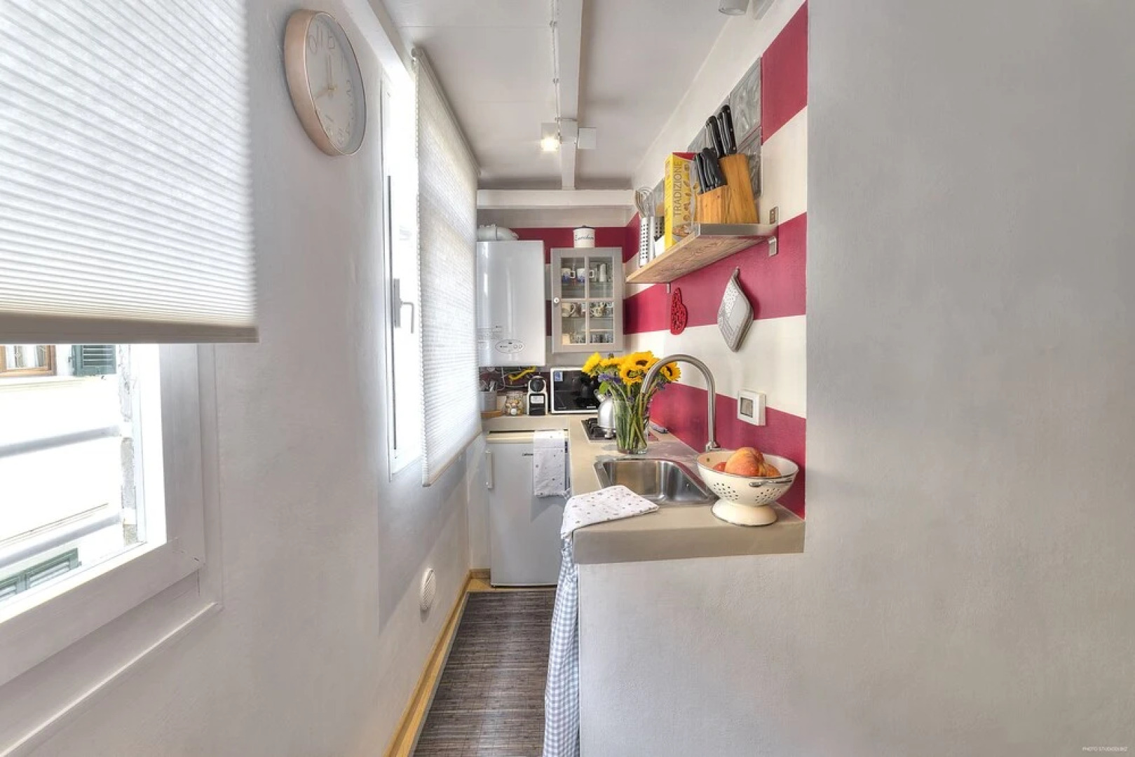 Santo Spirito Romantic by Mmega