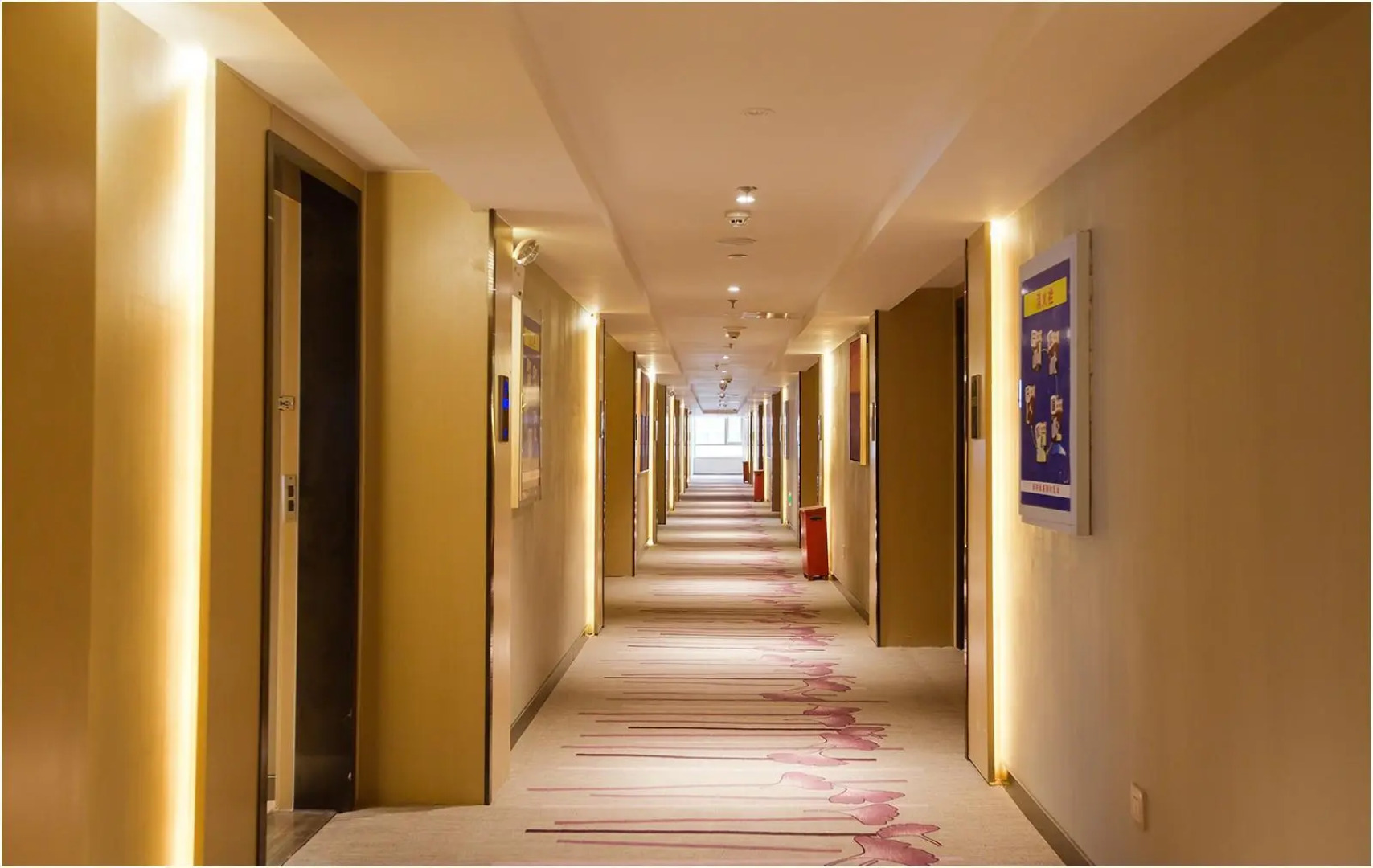 Lavande Hotel Chengde Mountain Resort